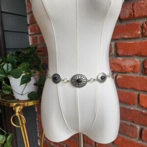 Silver y2k conch chain belt